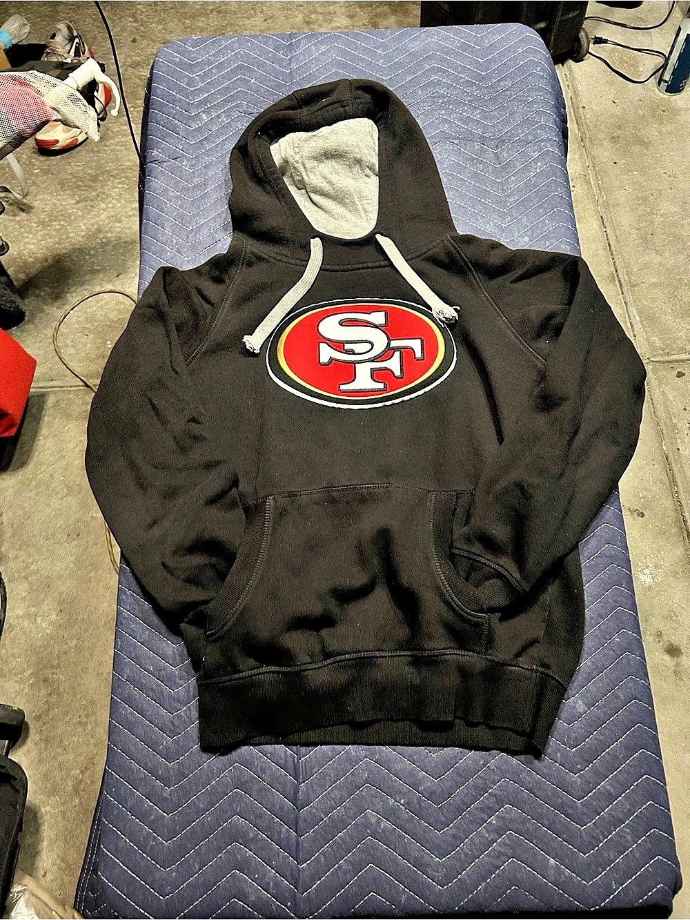 Antigua San Francisco 49ers Victory Pullover Hoodie Black & Red Medium